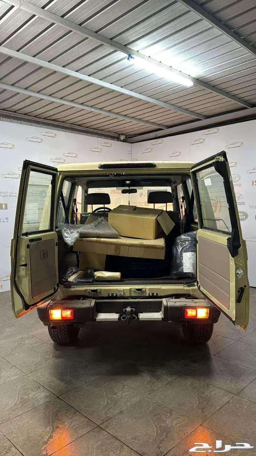 تويوتا جيب ربع رفرف بنزين قير عايدي بريمي 2024-185.00064524406419075113