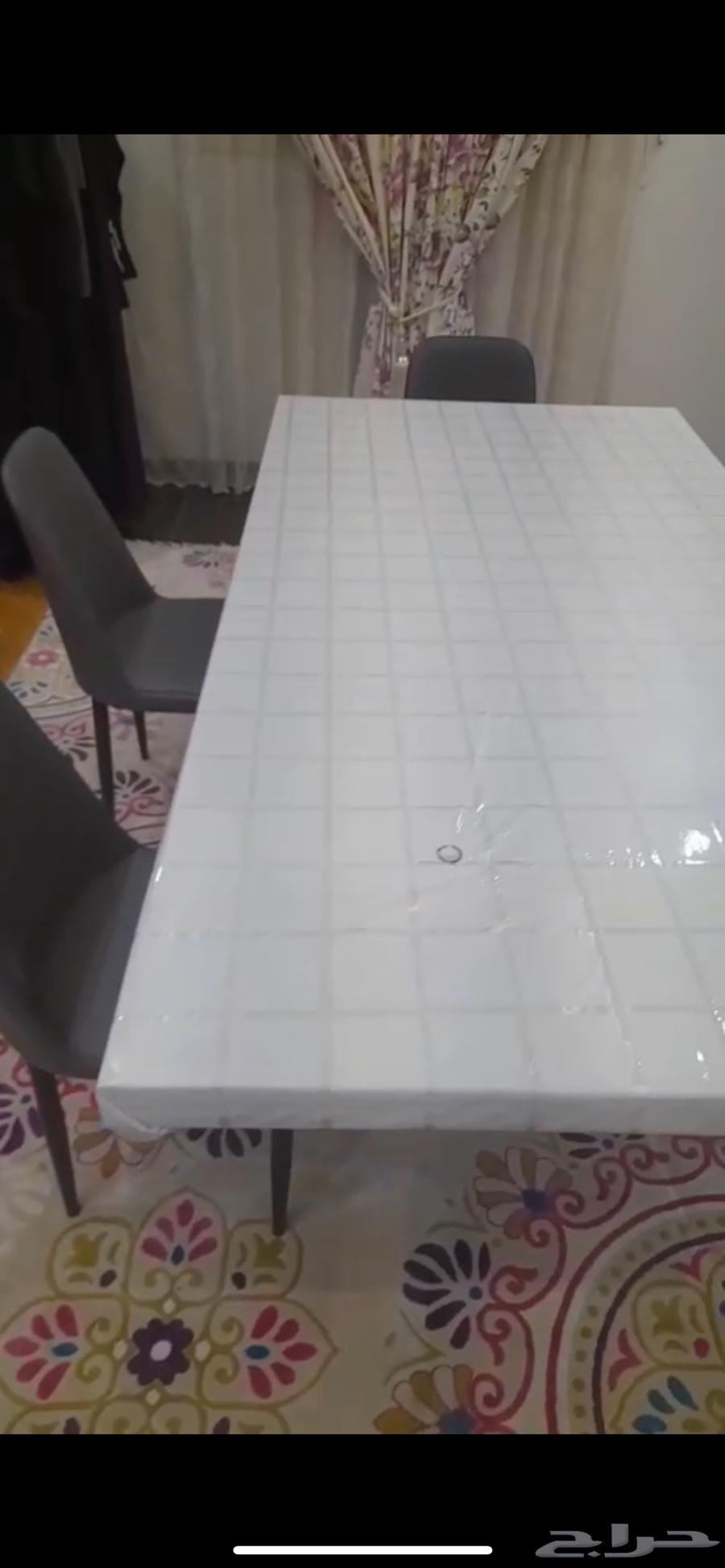 Dining table64382321205378110