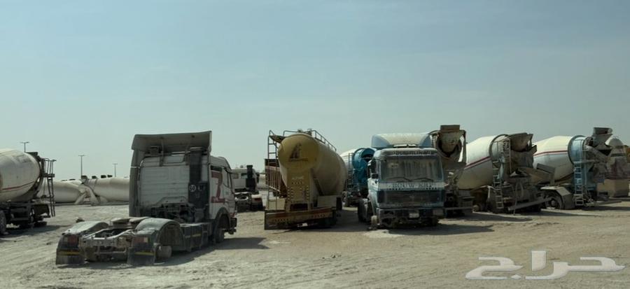 للبيع مجموعة من المعدات تريلات64383497533315111