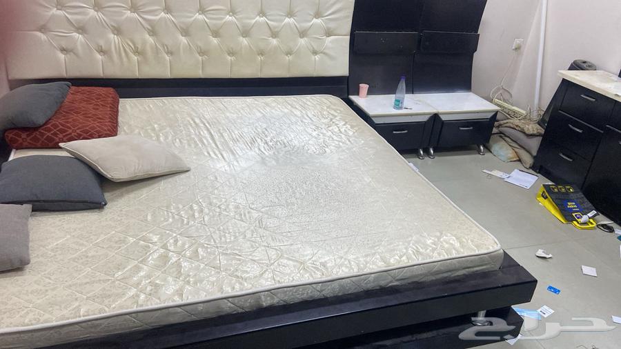 غرفة نوم كامله ودولاب مطبخ بحاله جيدة سرعة للبيع64385494938114113