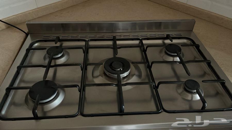 ثلاجه وفرن وكنب وفرش للبيع64388853579651110