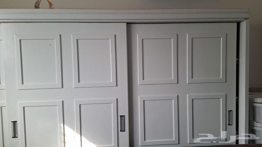 دولاب وطاوله64389902252930110