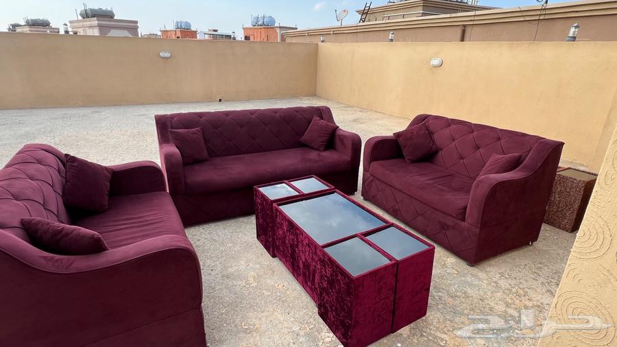 للبيع كنب وطاوله نظيفة64392101107201111