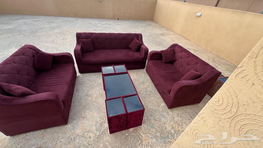 للبيع كنب وطاوله نظيفة64392101107201110