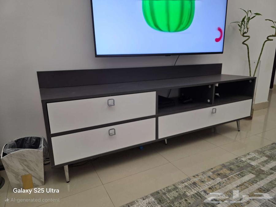 طاولة تلفزيون للبيع لون رمادي وابيض64384506998273112