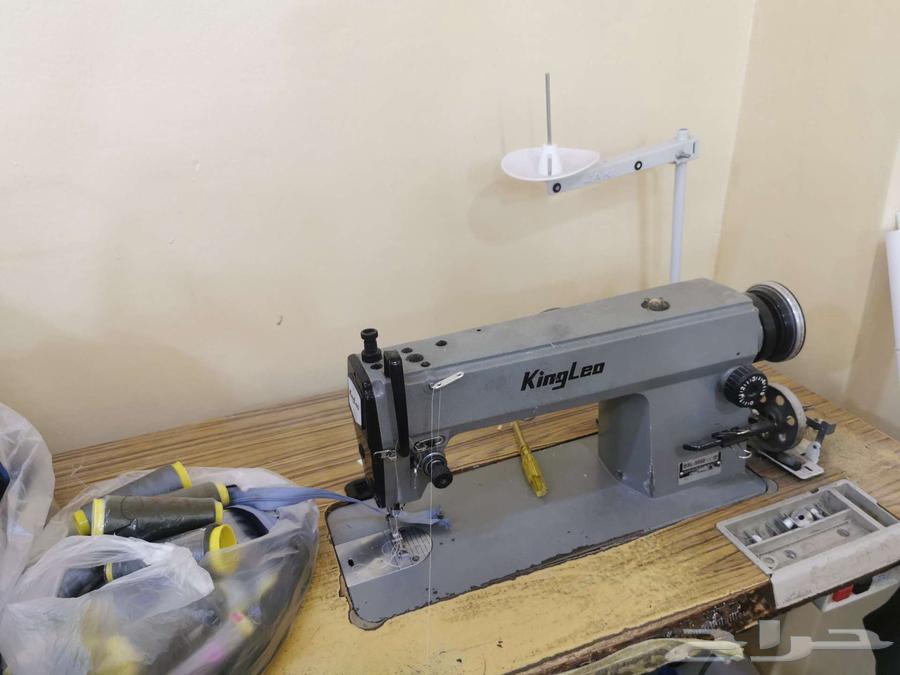 مكائن خياطة ومانيكان وطاولة للبيع64385928718722112