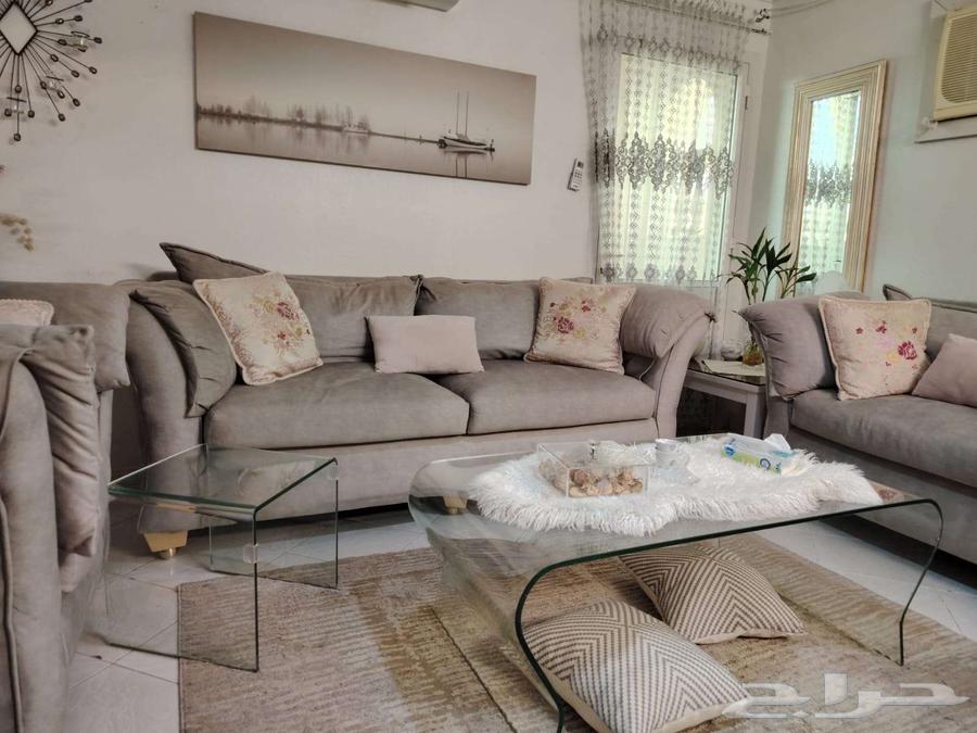 كنب نظيف للبيع بسعر مناسب64390375012993110