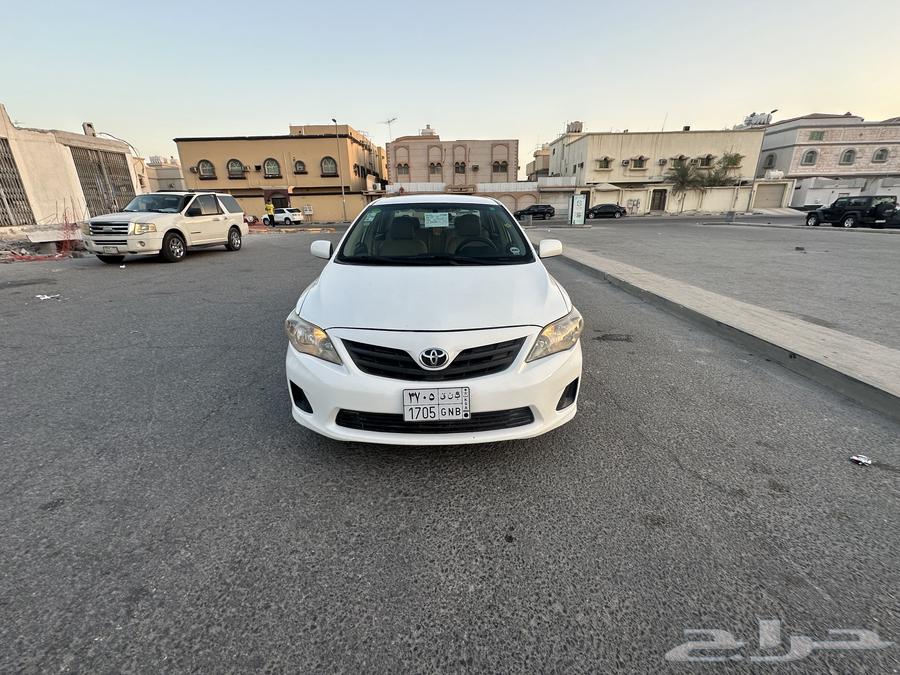 كورلا المديل 2013 الون ابيض قير عادي للبيع64522345240322112