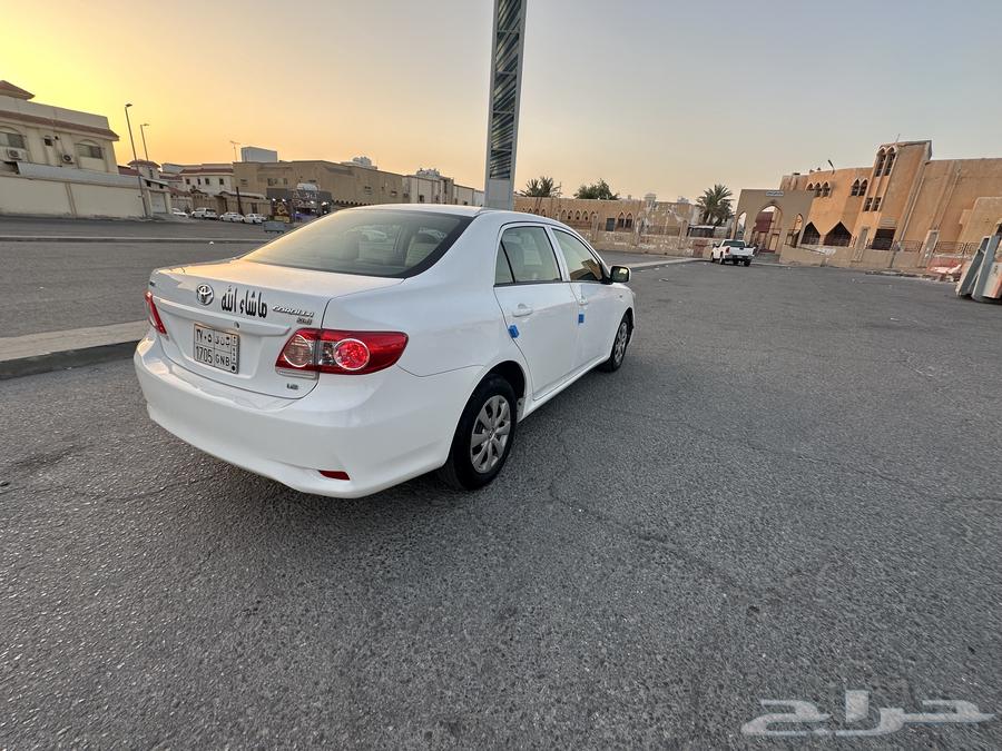 كورلا المديل 2013 الون ابيض قير عادي للبيع64522345240322114