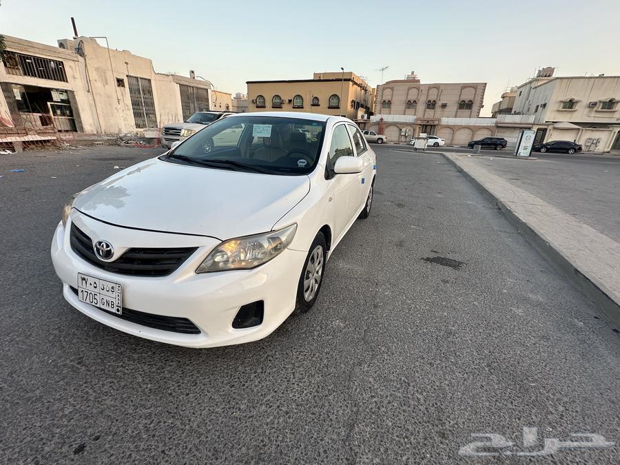 كورلا المديل 2013 الون ابيض قير عادي للبيع64522345240322111