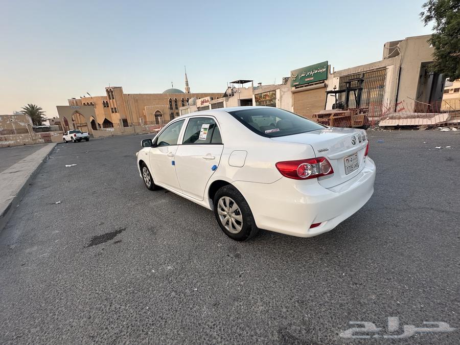 كورلا المديل 2013 الون ابيض قير عادي للبيع64522345240322113