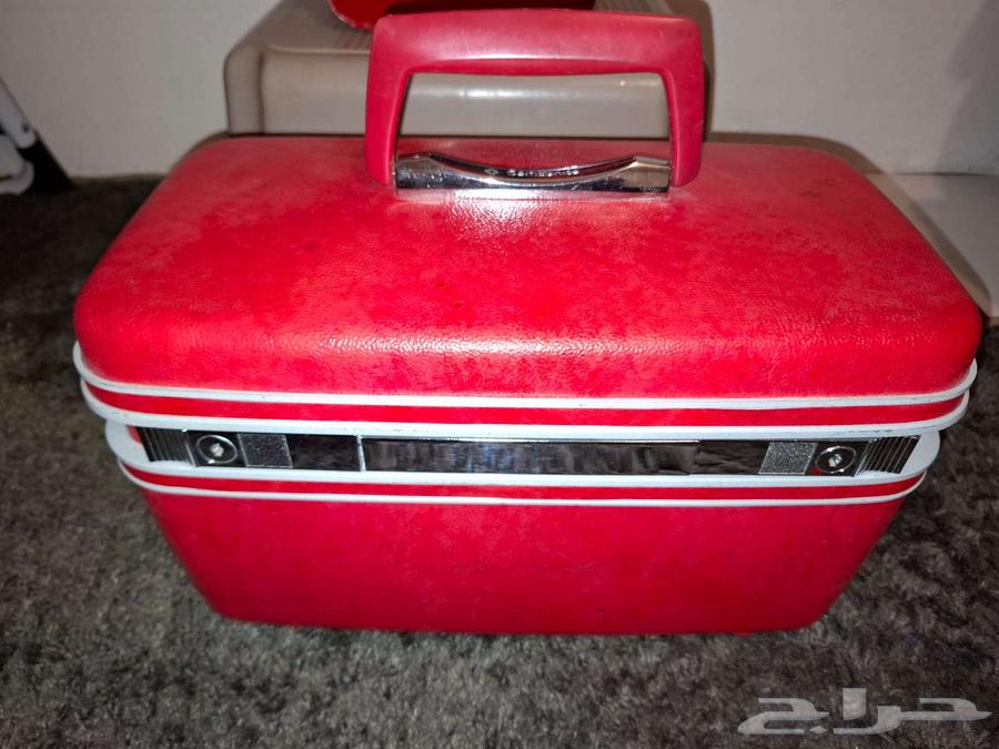 شنطتين تراث قديمة لاتقل عن 50 سنة64391893008515110