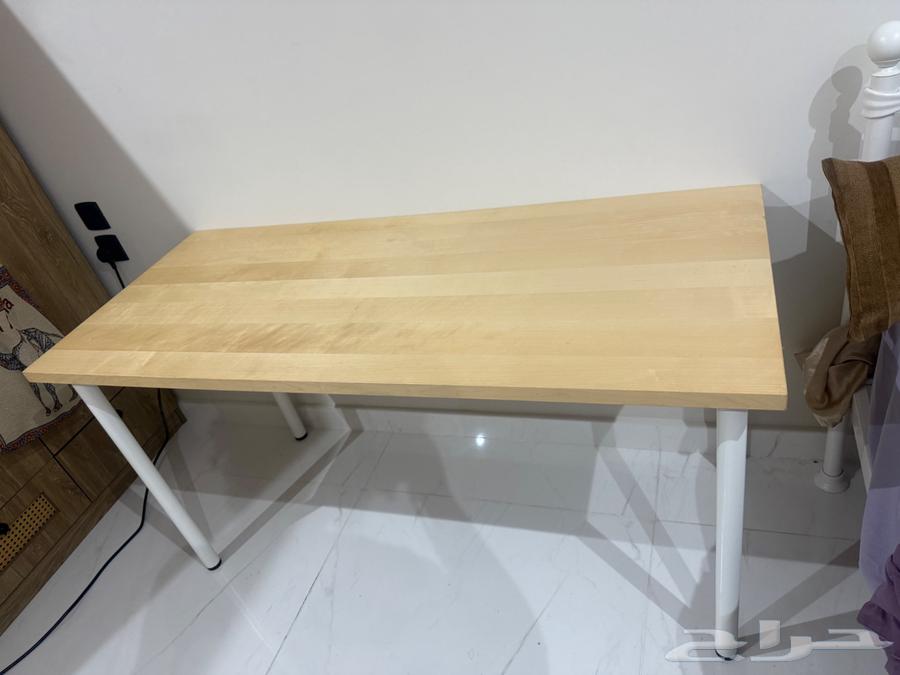 طاولة مكتب كبيرة من ايكيا64379093985922110