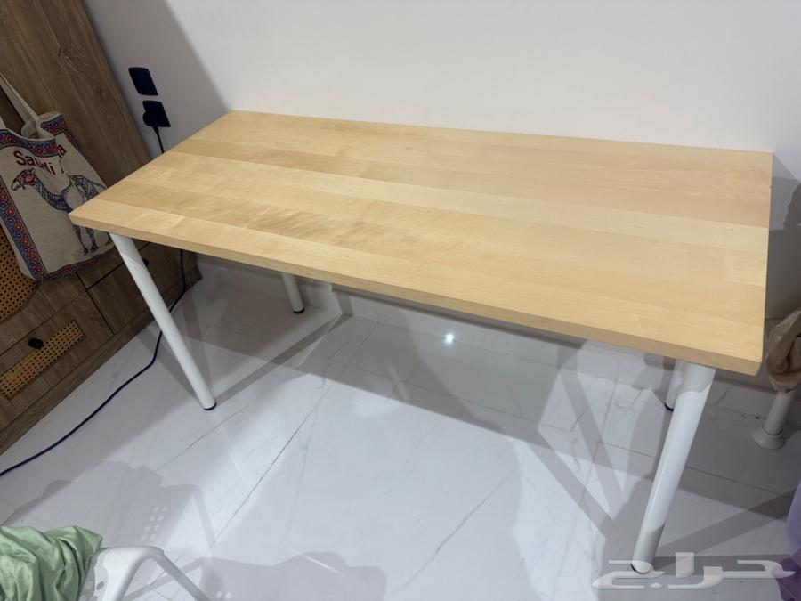طاولة مكتب كبيرة من ايكيا64379093985922111