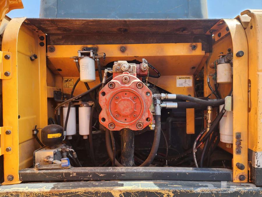 بوكلين هونداى 480 موديل 2015 معرض رواد المعدات64524559136769114