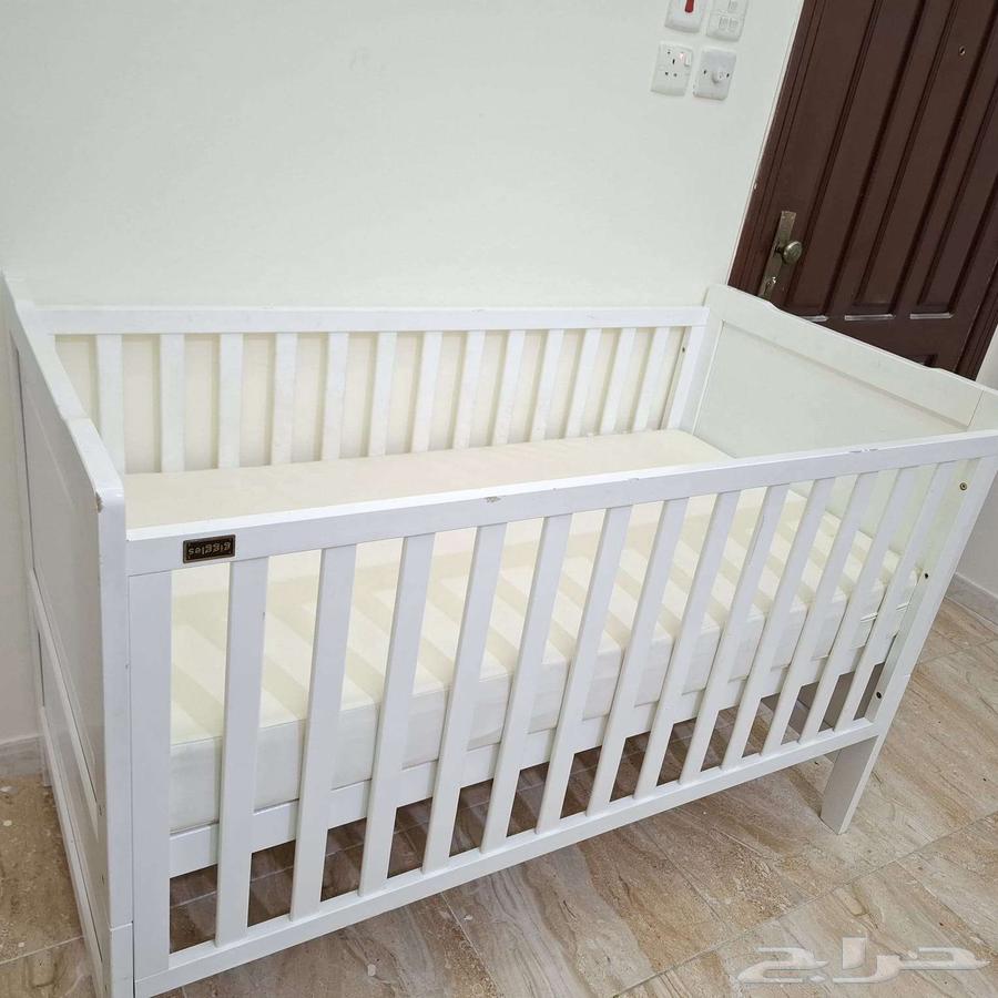 للبيع مستعجل  سرير أطفال وألعاب وأغراض منزلية64386207013889110