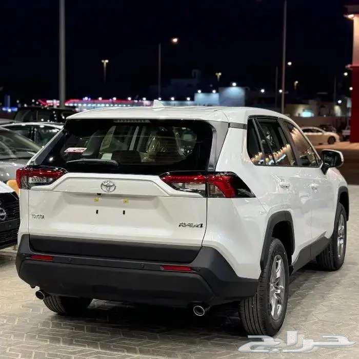 تويوتا راف فور LE بنزين دفع رباعي 202563618067455363111