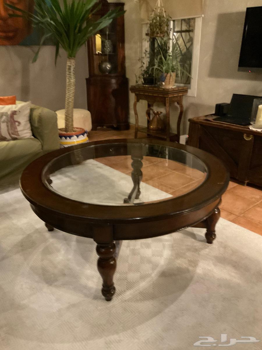 Coffee table in excellent condition64400925163011111
