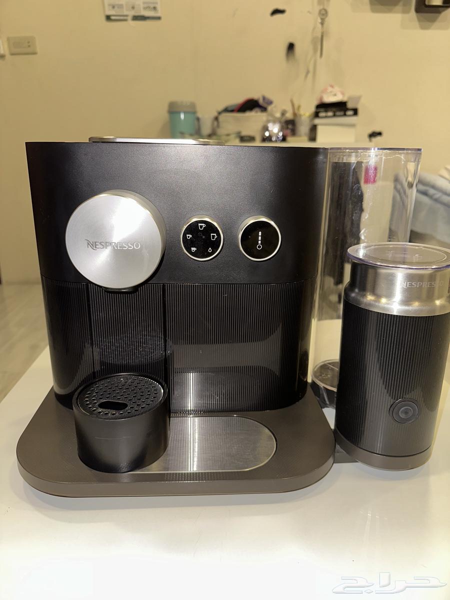 ماكينة القهوة نسبريسو استخدام قليل شبه جديدة64391324688770110
