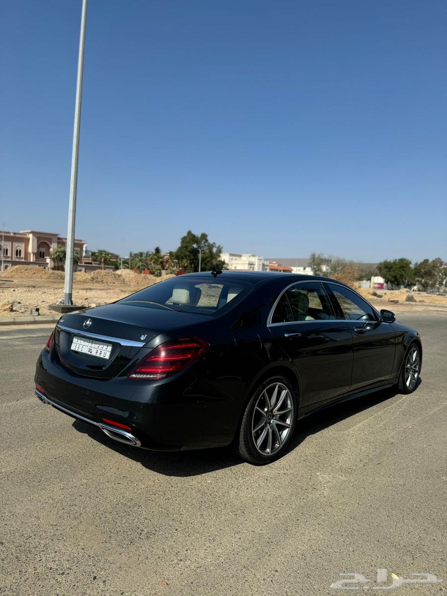 مرسيدس S560 موديل 2019 نظيف جدا بمواصفات نادرة63618068549633114