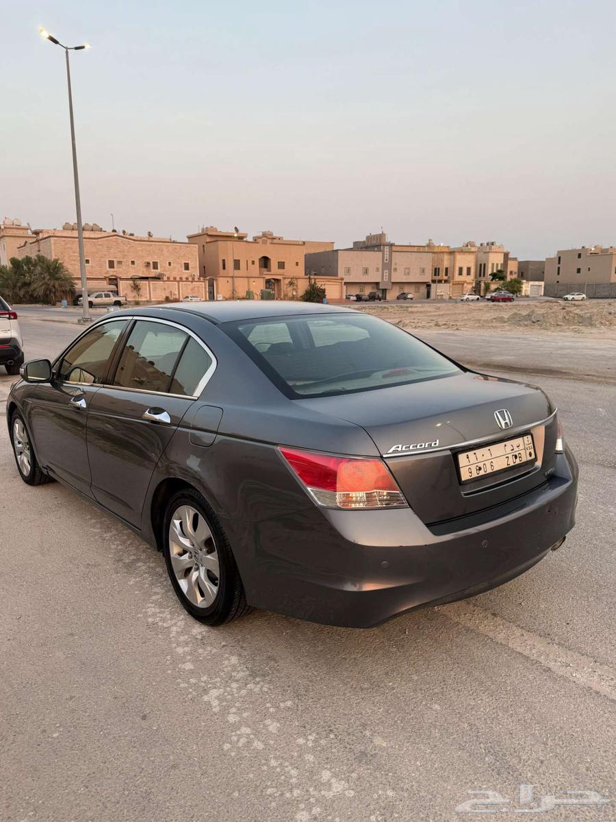هوندا اكورد 201063618070255234113