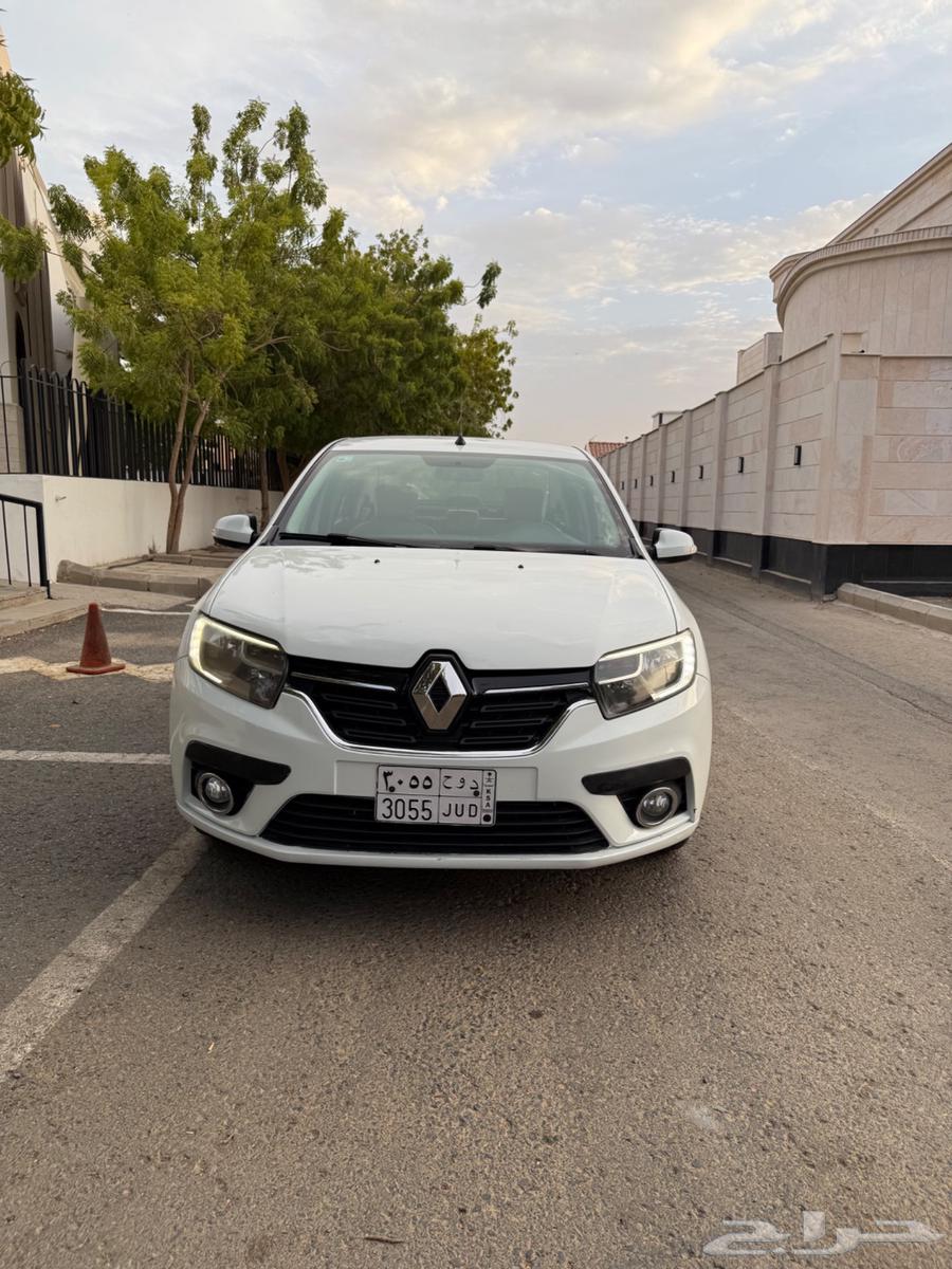 Renault Symbol 202163618144405762113