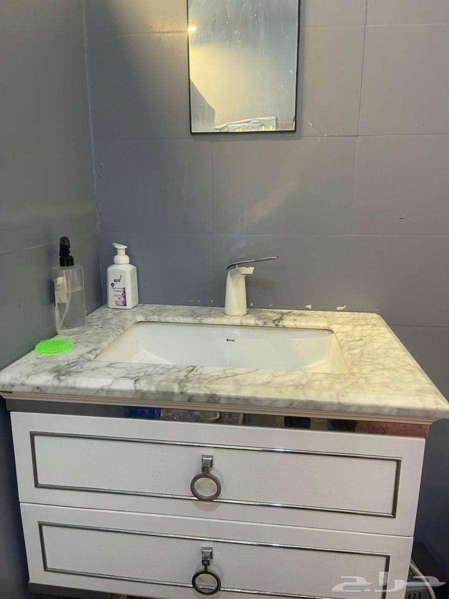 عدد 2 مكيف 18 وخزانه أوراق وستارة هوائية وطقم كنب جلستين64394053133571113