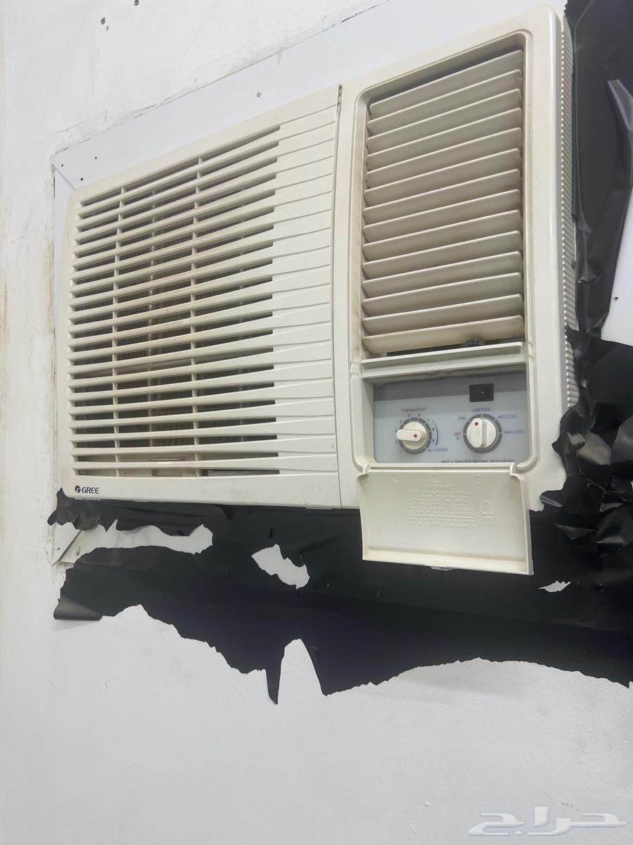 كنب جلسه ارضيه مع مكيف وشاشه64395615299842114