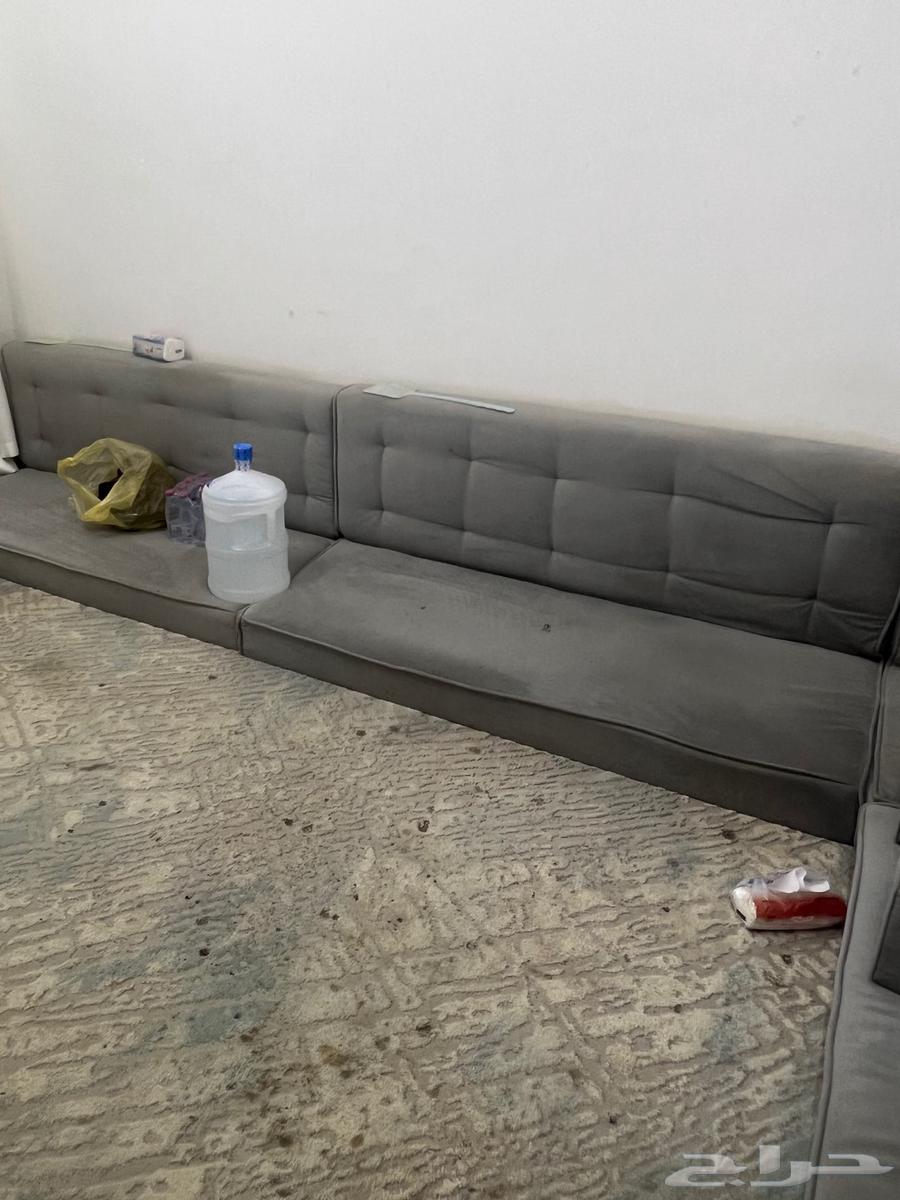 كنب جلسه ارضيه مع مكيف وشاشه64395615299842112