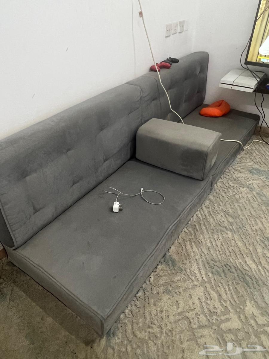 كنب جلسه ارضيه مع مكيف وشاشه64395615299842110