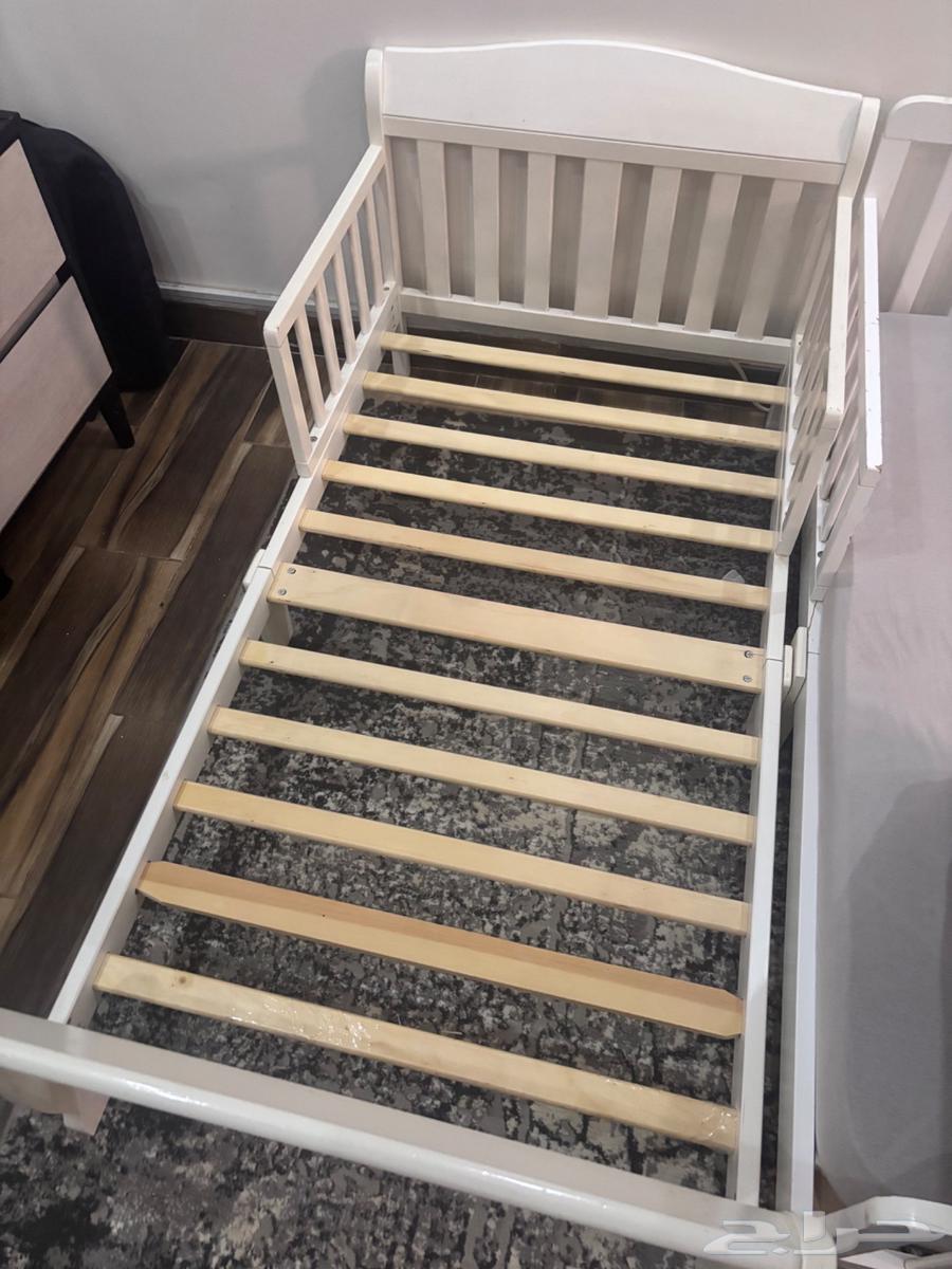 للبيع سرير اطفال خشب مقاس 130 في 7564397200409347113