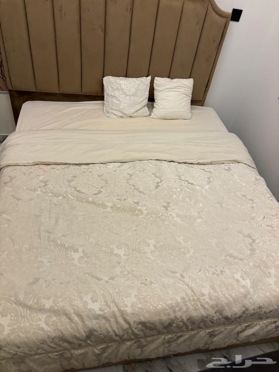 سرير كنج مع المرتبة64397547448963114