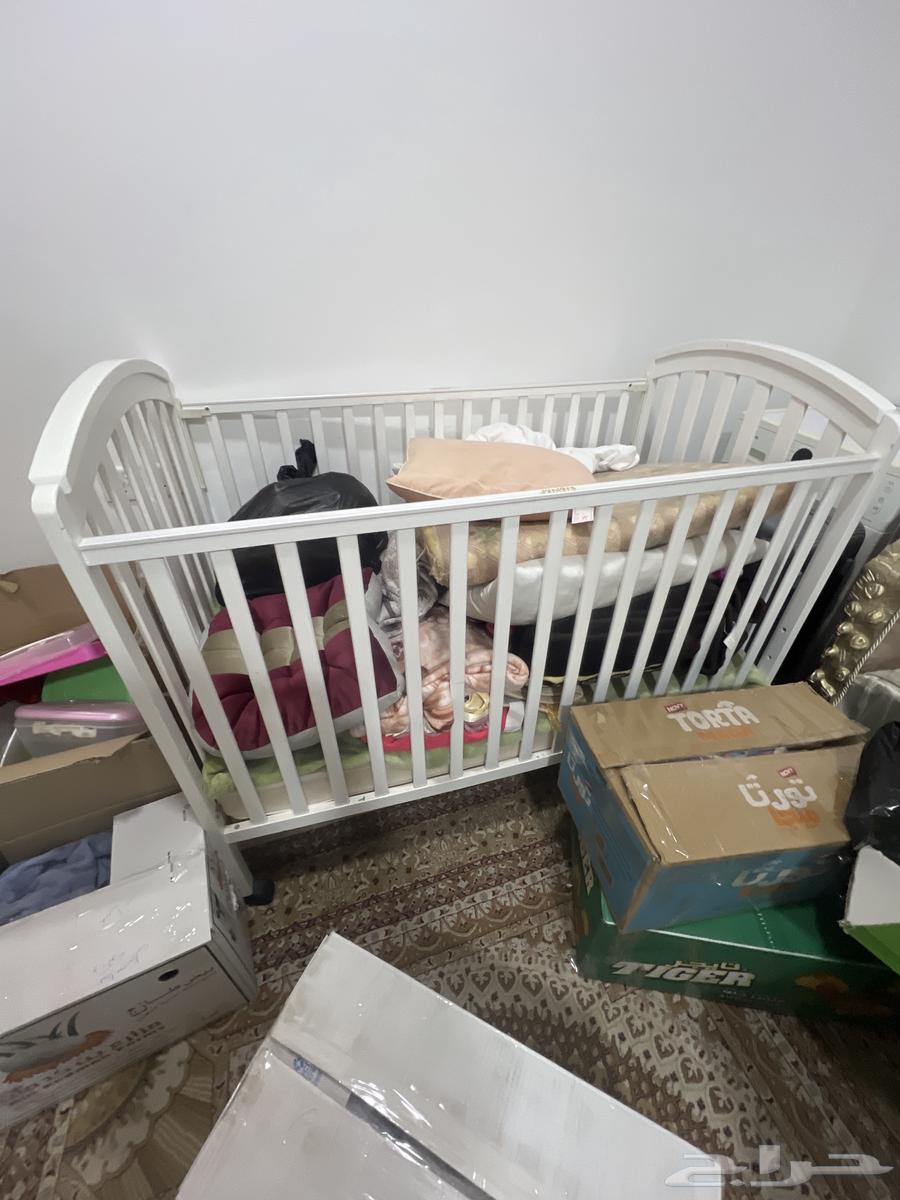 للبيع المستعجل سرير اطفال من عمر الرضيع الى سنتين64395559537283110
