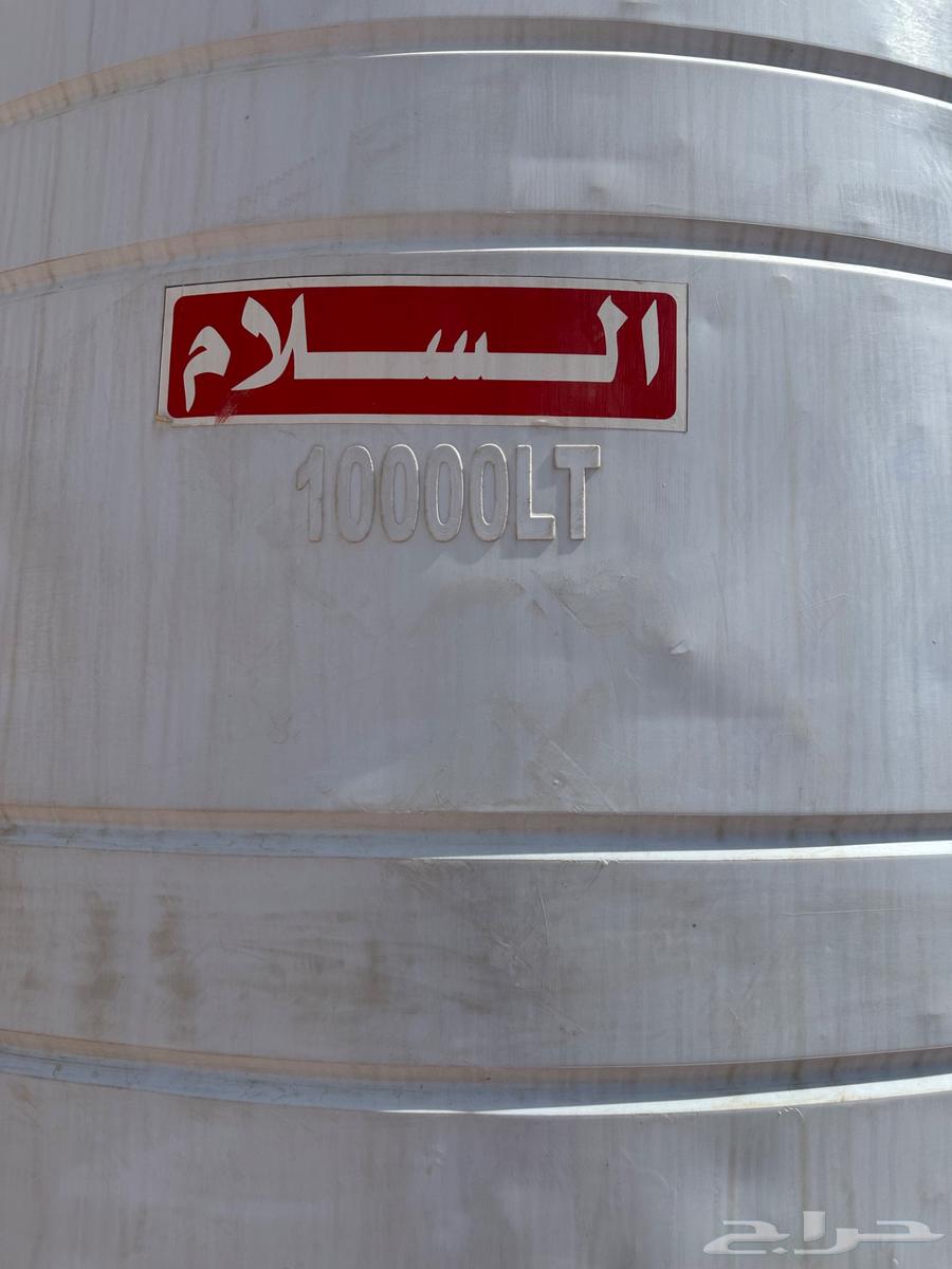 للبيع خزان ماء شبه جديد64398548370818110
