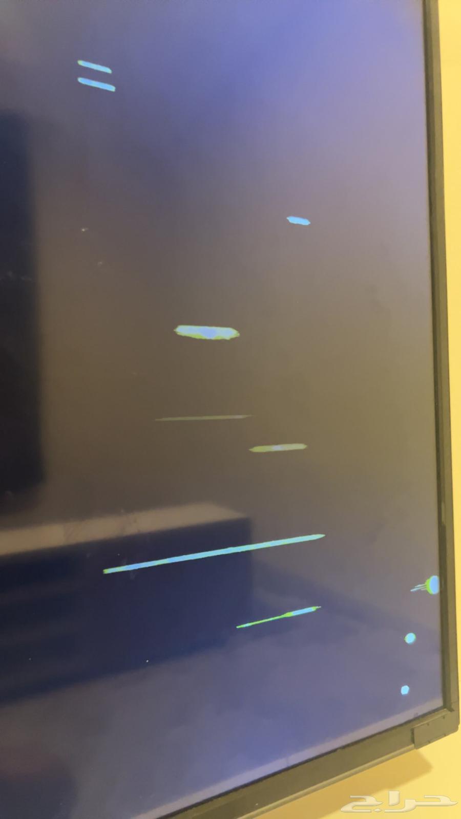 I'm offering a 55-inch screen and a screen table for sale64398870014467113