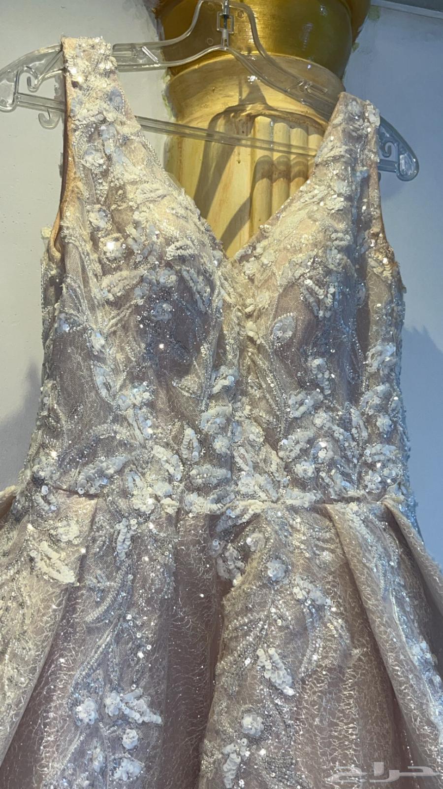 فستان فخم وناعم نافش64399759565698110