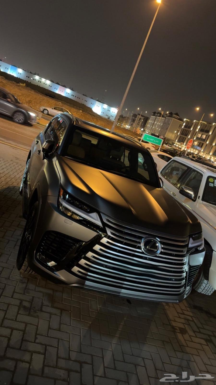 Lexus LX64544269818243111