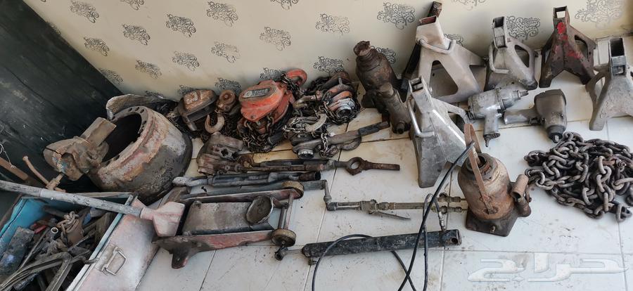 Workshop, equipment workshops, wrenches and keys64395937495042114