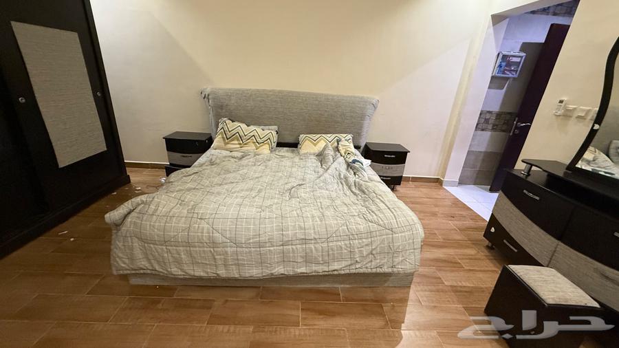 للبيع غرفة نوم ومطبخ وفرن وسرير64395227360130110