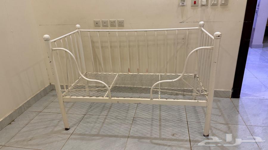 للبيع غرفة نوم ومطبخ وفرن وسرير64395227360130113