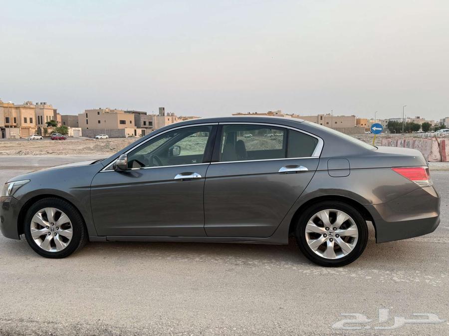 هوندا اكورد 201063618070255234114