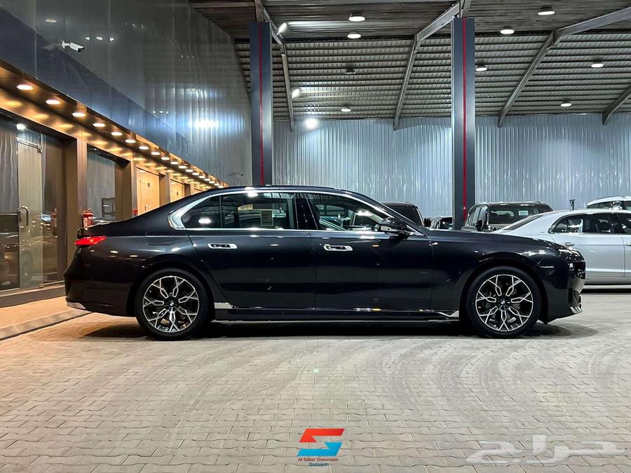 BMW 735i_ 202663618147537537113