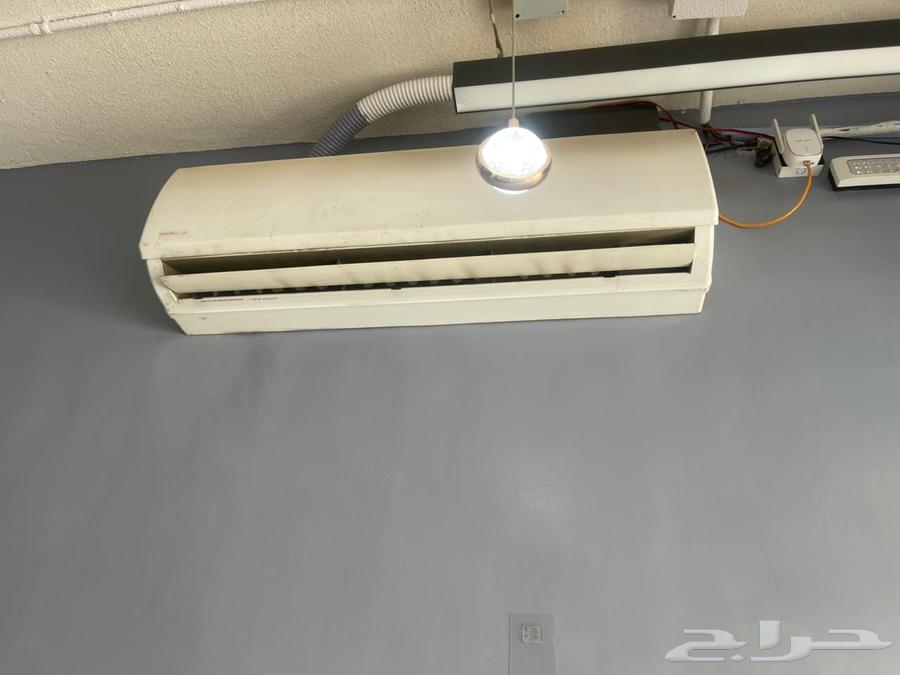 عدد 2 مكيف 18 وخزانه أوراق وستارة هوائية وطقم كنب جلستين64394053133571111