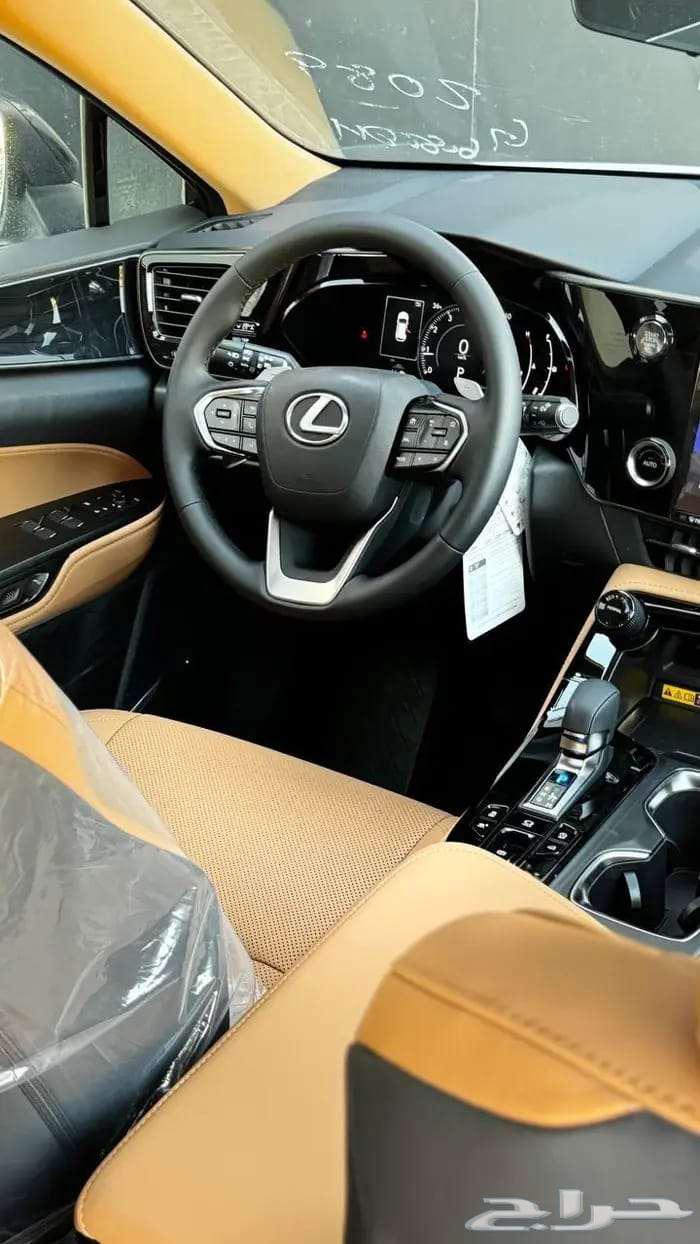 لكزس ان اكس 202563618164163843114