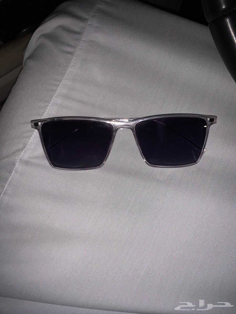 Glasses that are both prescription and sunglasses at the same time64402900330498111