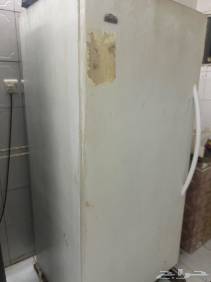 Furniture for sale, sofa and table64403315353347110