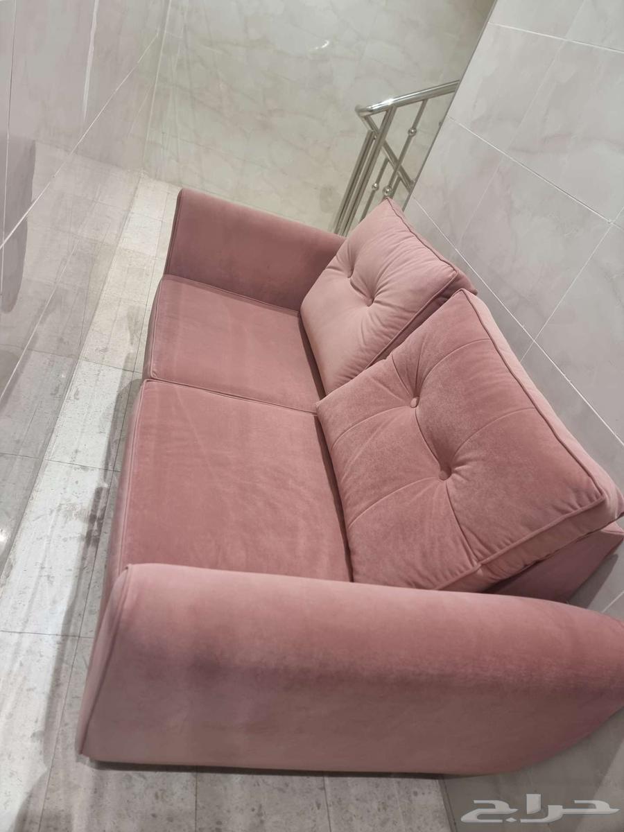 للبيع كنبة بحالة ممتازة64404458966785111