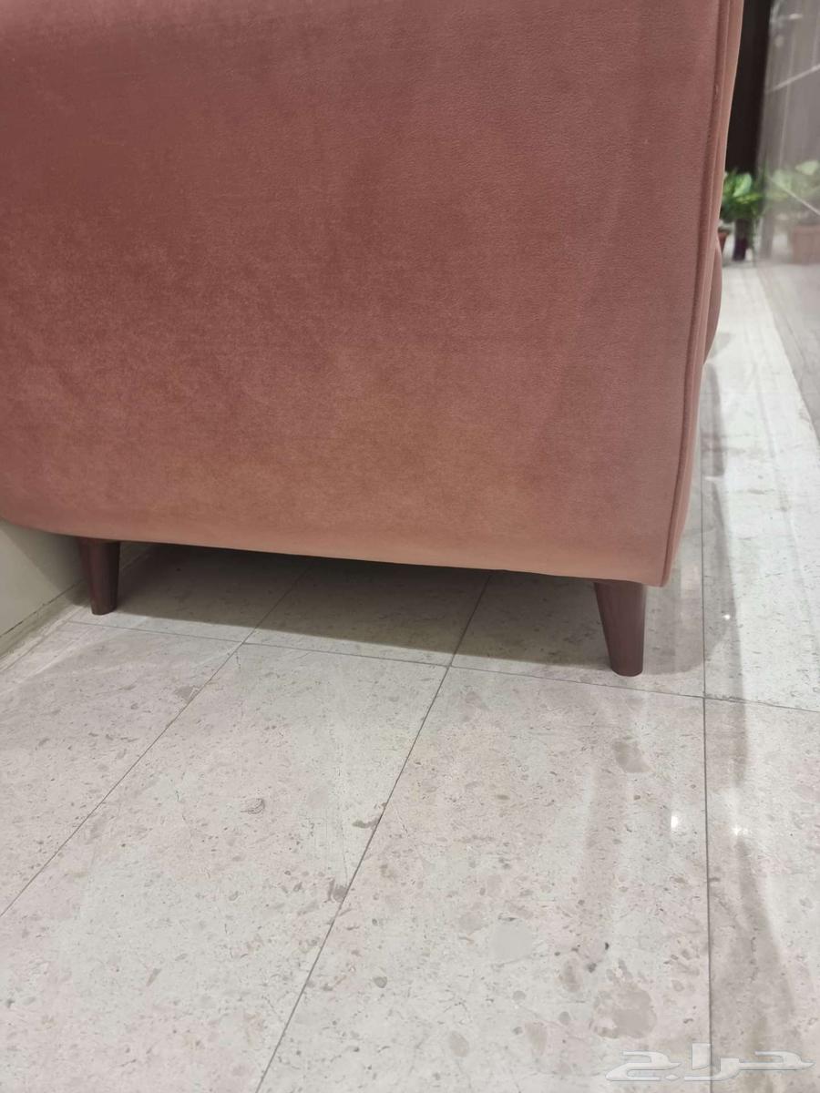 للبيع كنبة بحالة ممتازة64404458966785110