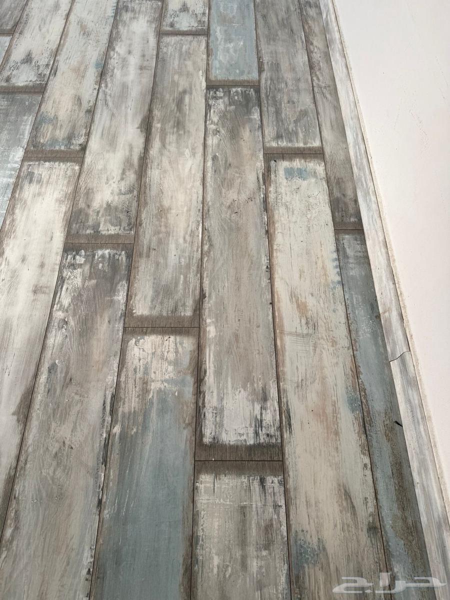 باركيه جميل بحالة ممتازة64404750246786111