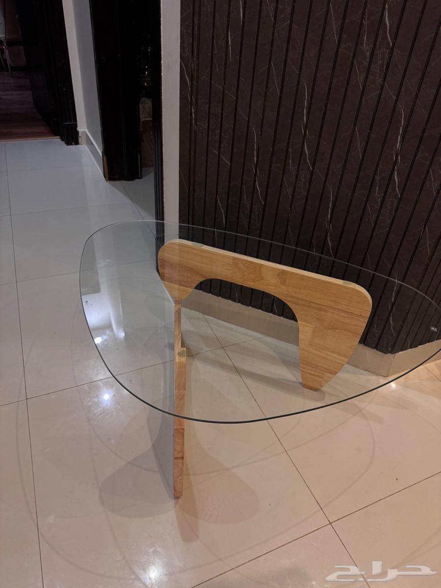 طاولة قهوه وسط جديده للبيع64405250533507110